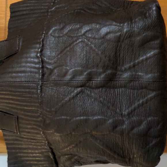 Shop LC Genuine Leather Cable Embossed Soft Maxi Tote Bag - Picture 2 of 7